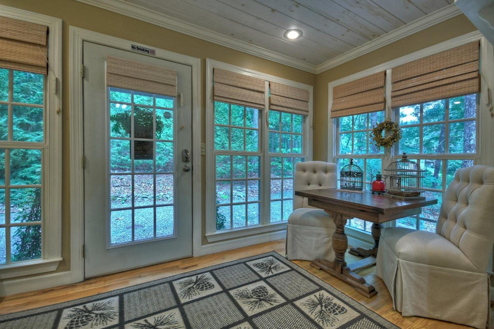 Southern Living Cottage Cozy Up By The Fire Relax On The Porch And Enjoy Peaceful Surroundings 블루리지 외부 사진