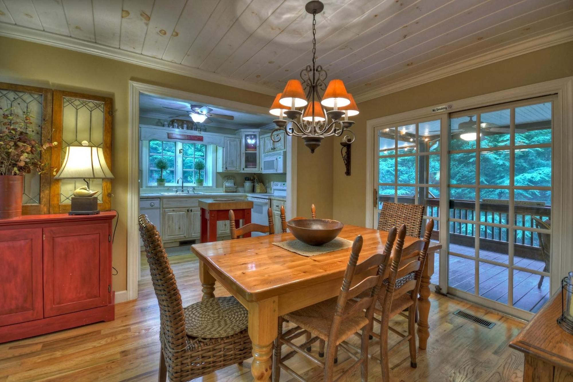 Southern Living Cottage Cozy Up By The Fire Relax On The Porch And Enjoy Peaceful Surroundings 블루리지 외부 사진