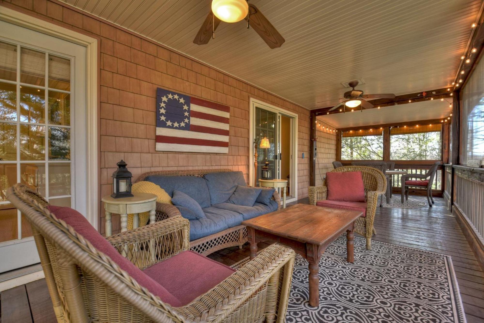Southern Living Cottage Cozy Up By The Fire Relax On The Porch And Enjoy Peaceful Surroundings 블루리지 외부 사진
