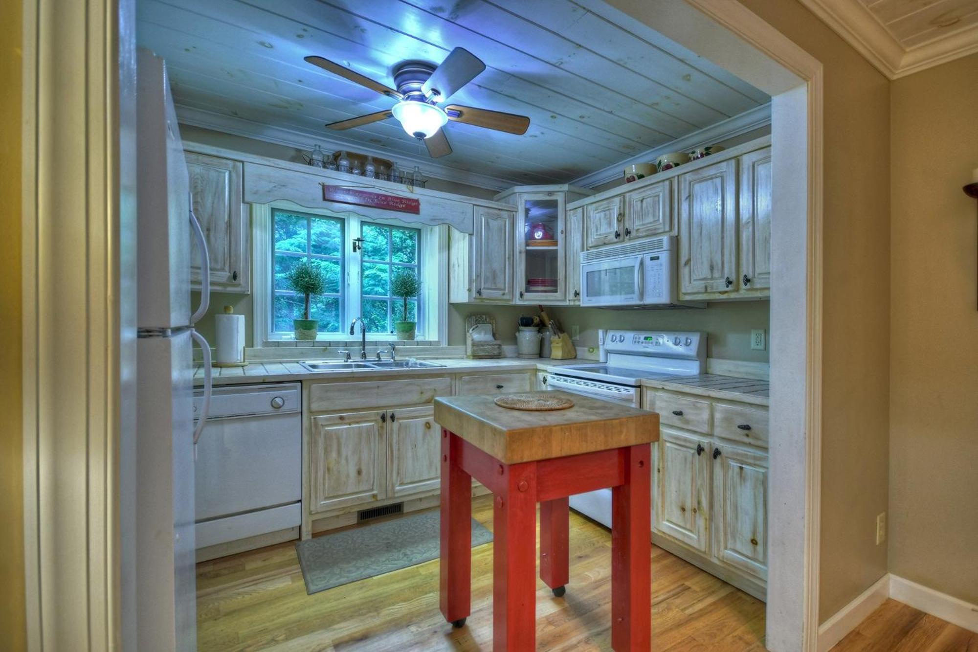 Southern Living Cottage Cozy Up By The Fire Relax On The Porch And Enjoy Peaceful Surroundings 블루리지 외부 사진